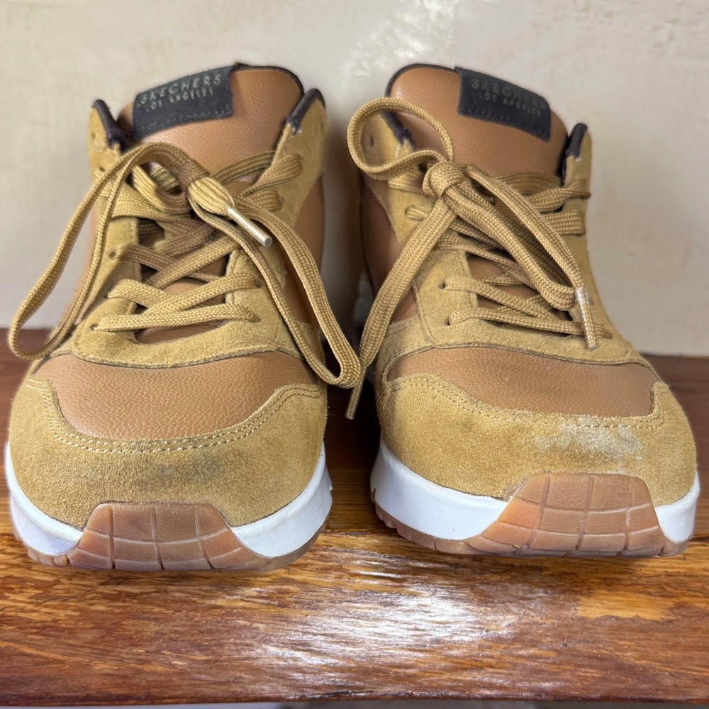 Skechers Los Angeles Air-Cooled Memory Foam Camel Lace-Up Sneakers